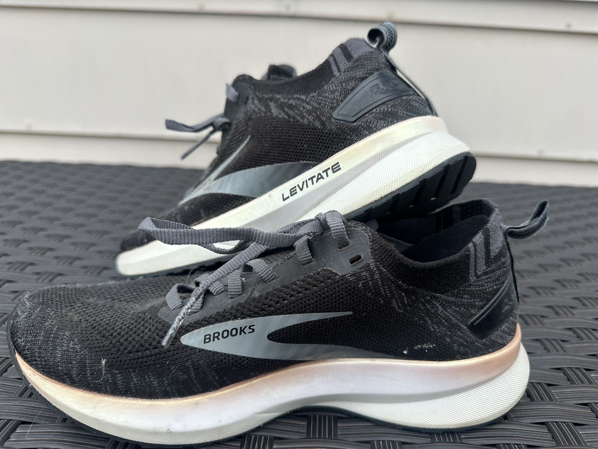 Brooks, Levitate 4, Black, Women’s 7.5