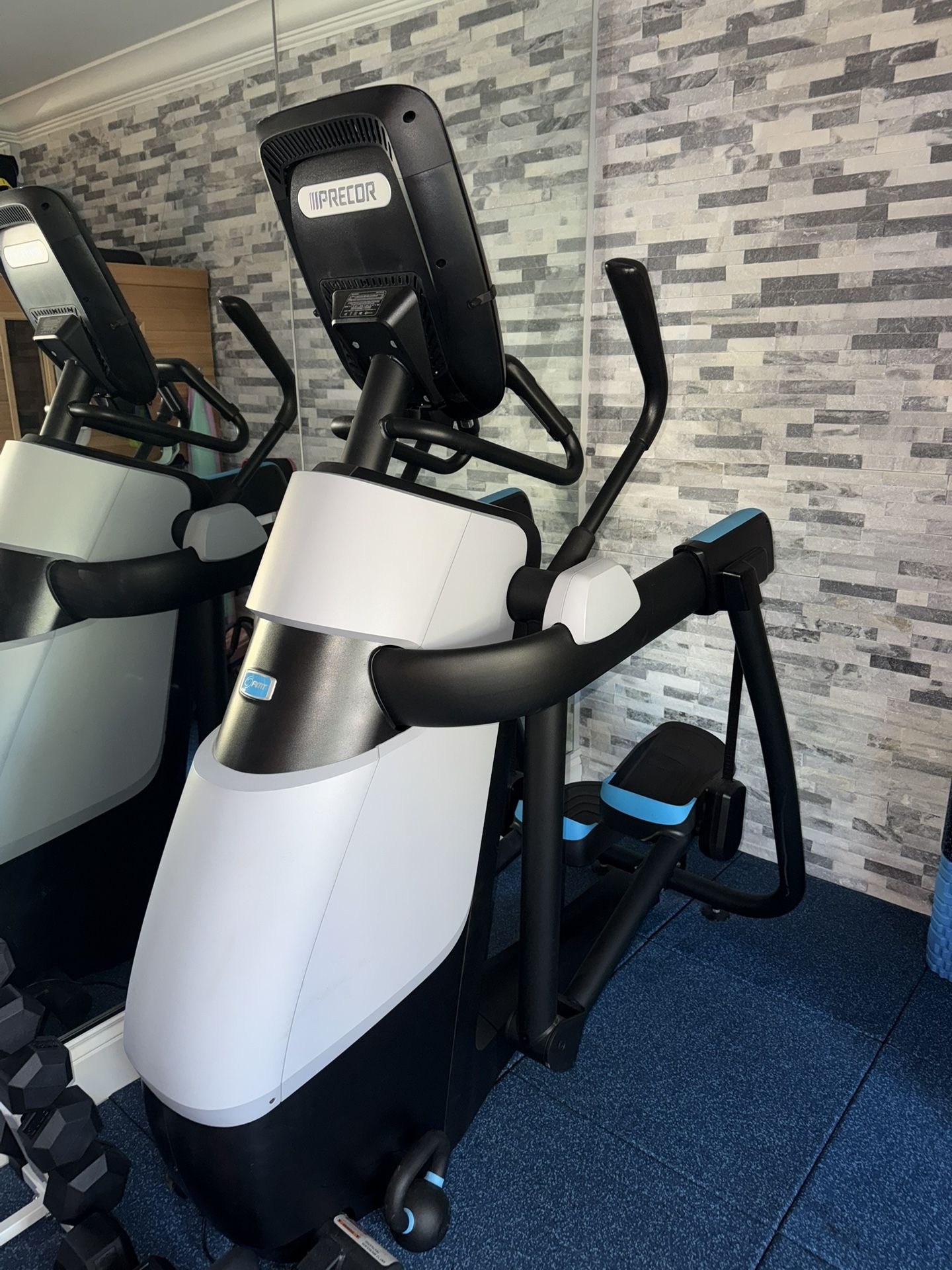 Precor AMT 835 Adaptive Motion Trainer Elliptical