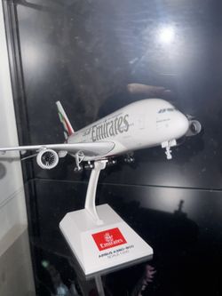 Skymarks Emirates Airbus A380-800 Diecast Model