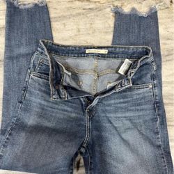 Levi High Rise Skinny Jeans