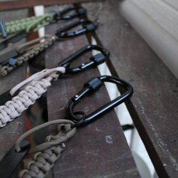 Paracord Keychain With Fire Starter 🔥