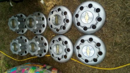 2 Sets Of Chevy 8 Lug Truck Hub Caps