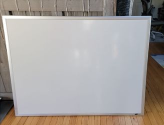 Quartet 4 ft x 3 ft dry-erase magnetic whiteboard