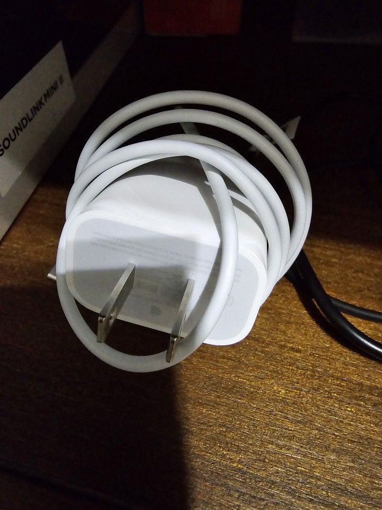 Apple 20W USB-C Power Adapter