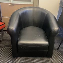 Black Spinny Lounge Chair