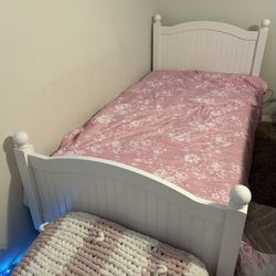 Pottery Barn Twin Bed 