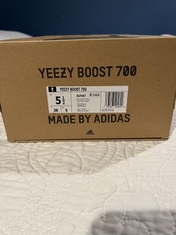 Yeezy Boost 700 Salt 5.5