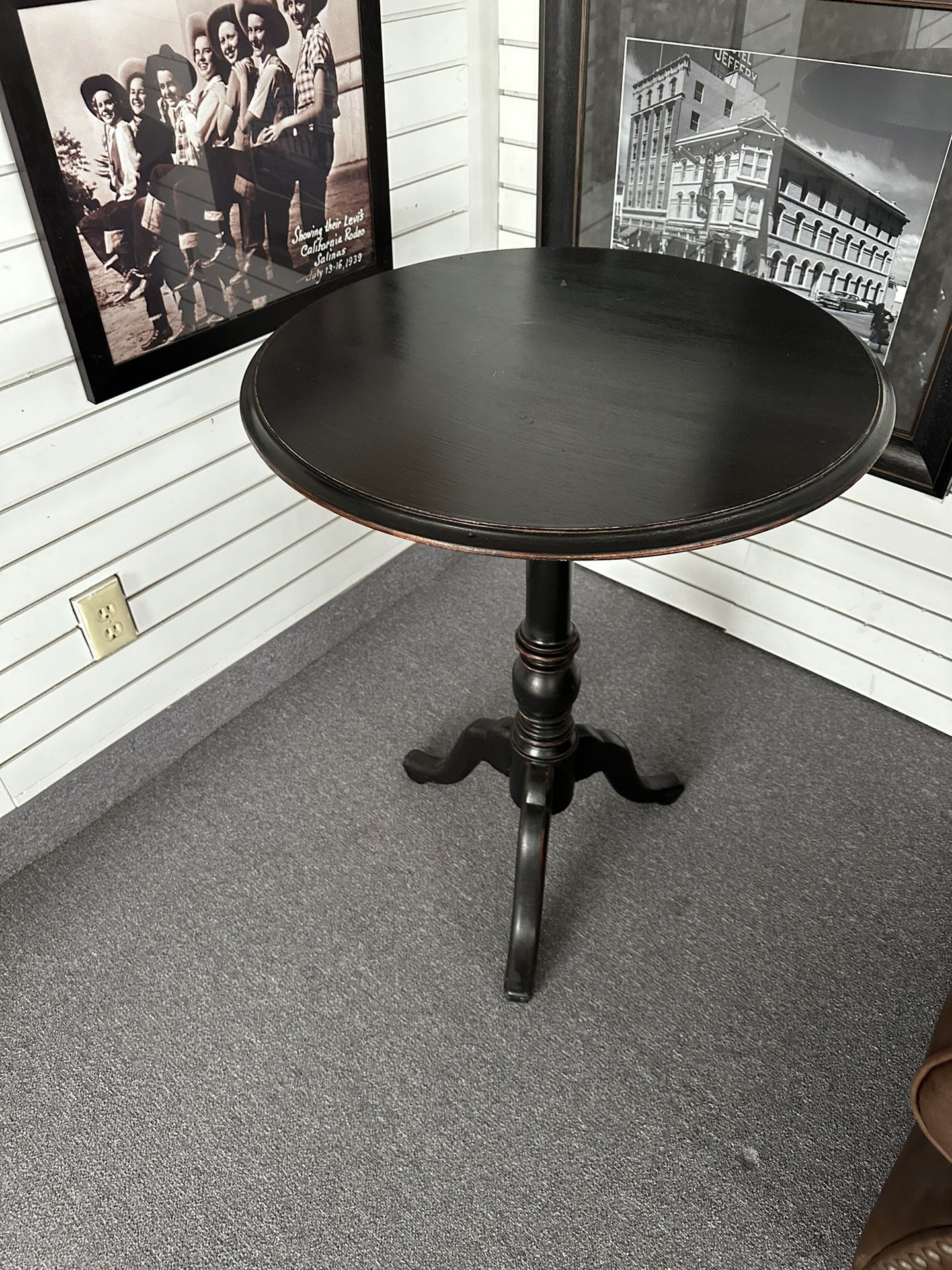 Chair side Table Traditional 