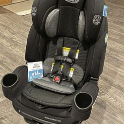 Graco 4Ever Extend2Fit DLX 4-in-1 Convertible Car Seat 