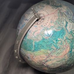 Rand McNally World Portrait Globe 