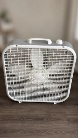 Lasko stand fan for sell