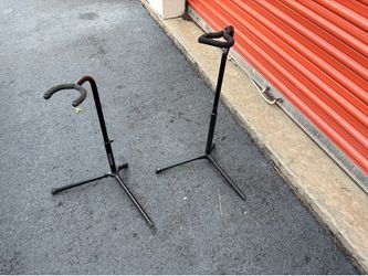 2 guitar stands