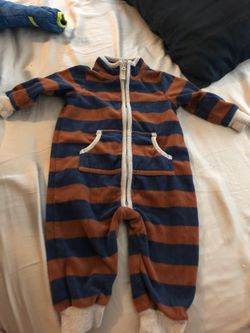 Super cute warm onesie with little bear on backside