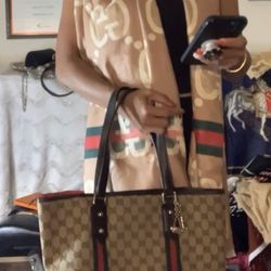 Pre Love Gucci  Bag Comes With A Dust Bag 