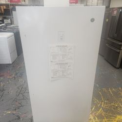 Ge 33 Inch Upright Freezer White 