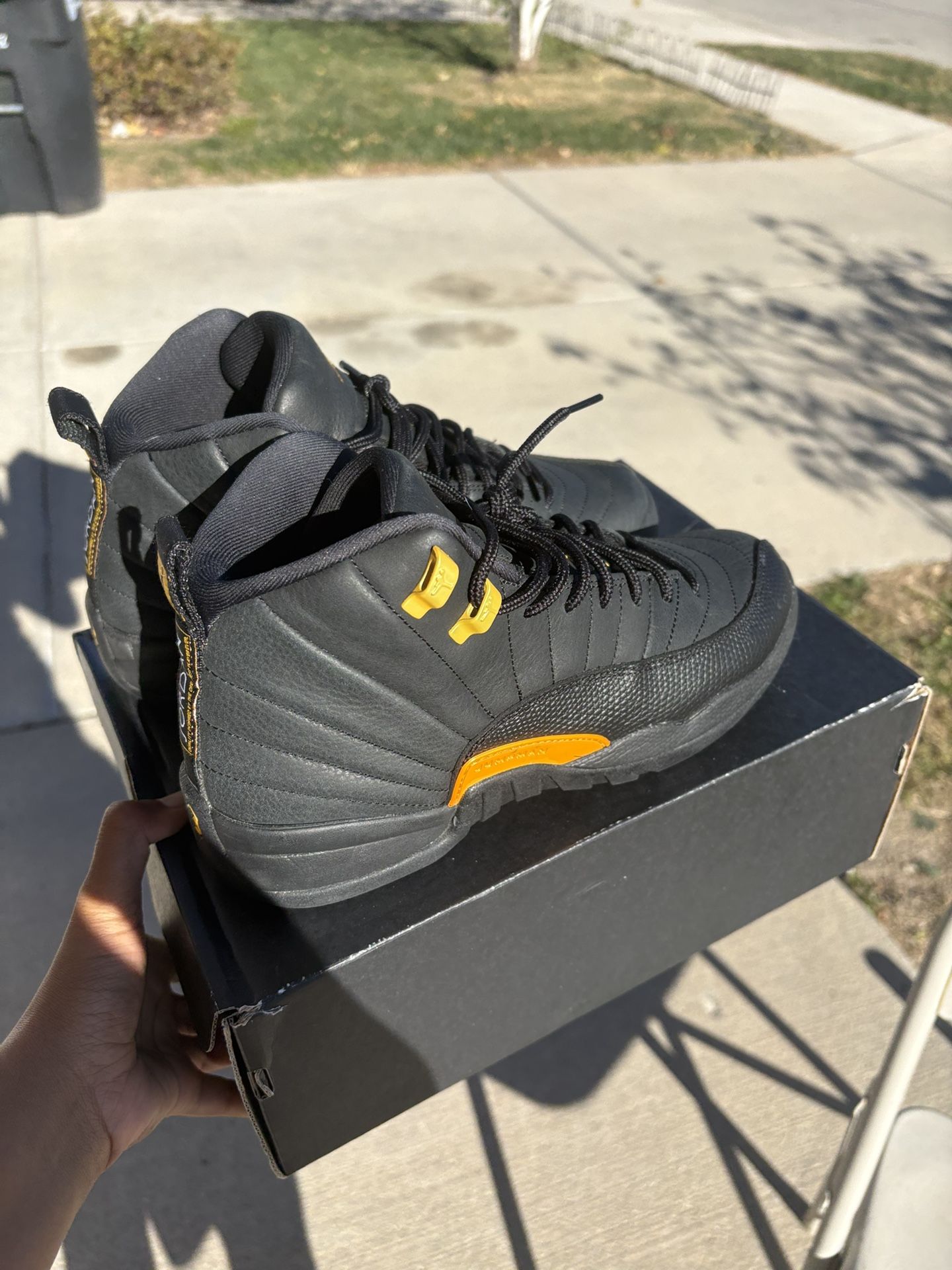 Jordan 12 Black Taxi size 6.5 gs