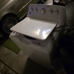 GE Top Load Washer Like New 