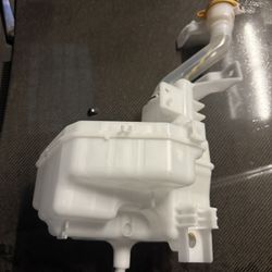 Used GR86 / BRZ Windshield Fluid Reservoir good Condition!