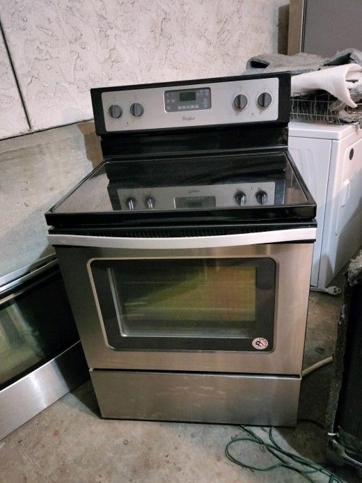 Whirlpool Stainless Glass Top Range (Stove/Oven) - Can Deliver