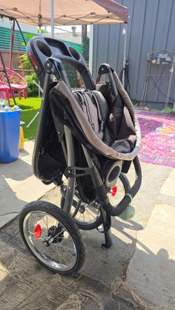 Graco Fast Action Folding Jogging Stroller