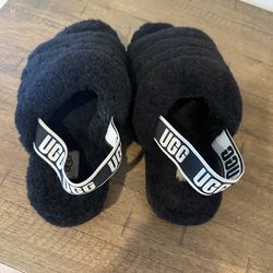 Ugg slippers size 8