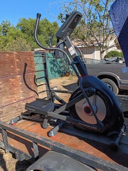 Schwinn 430 Elliptical Machine