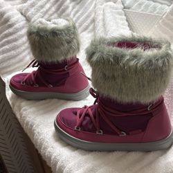 Snow Boots (CROCS)