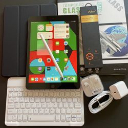 Apple IPad 8th Generation (10.2” Retina /IOS 18/ 2020 model) 32GB with stylus pen, keyboard & Accessories 