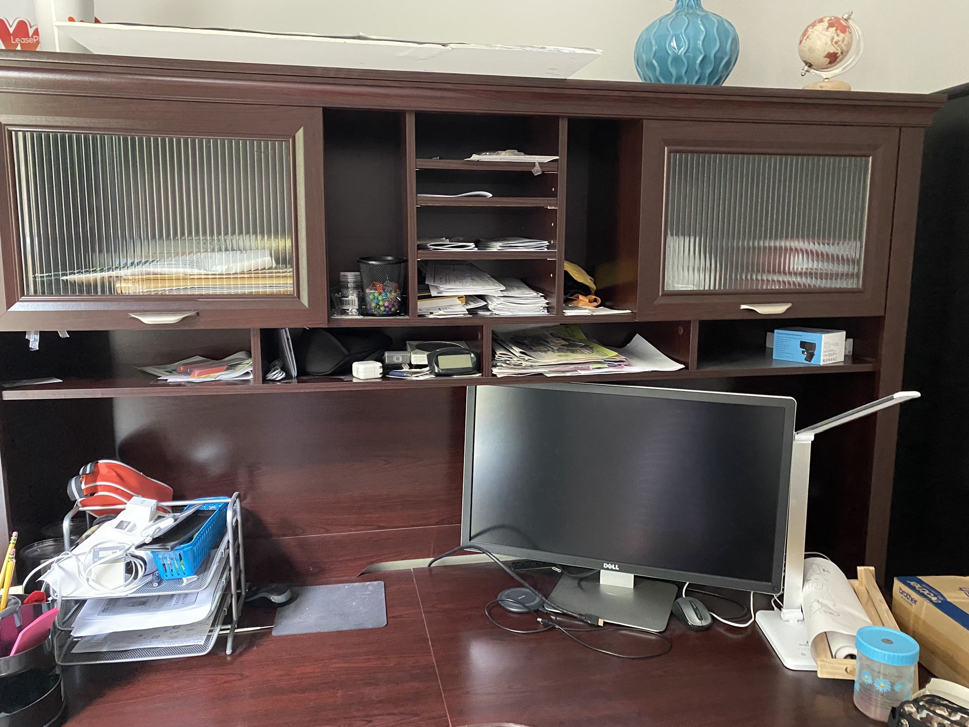 Huge Office Desk With hutch