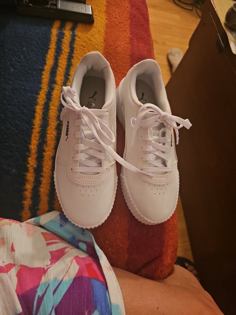 New Sz8 Puma White Gymshoes Womns Yes there available