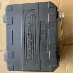 Magna Pull wall fishing device