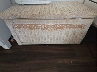 Cream Colored Rattan Chest $15