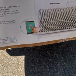 New In Box Hisense 14000-BTU Window AC WIFI