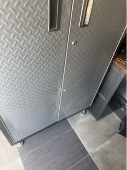 Gladiator cabinet large