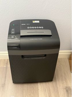 Royal 16MX 16-Sheet Crosscut Paper & Credit Card Shredder in great working condition!