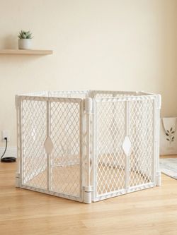 Toddleroo by North States Superyard 6-Panel Portable Baby Playpen / Safety Gate