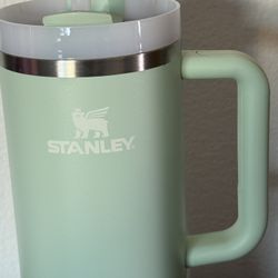 New 40oz STANLEY Quencher H2.0 Tumbler Hot & Cold The Flowstate Jade Color