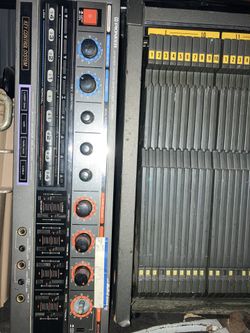 Pioneer Karaoke Mixing Amp & 50 Disc Cabinet*