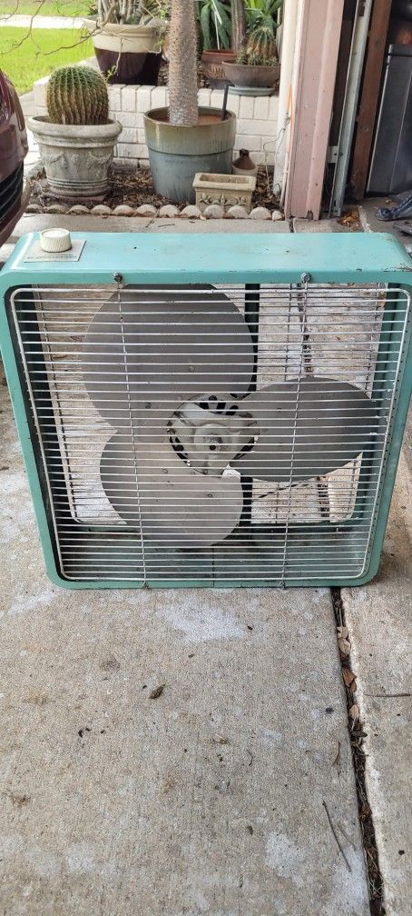 Vintage Eskimo Bidirectional Metal Box Fan