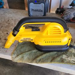 Vaccun Dewalt 20v TOOL ONLY 