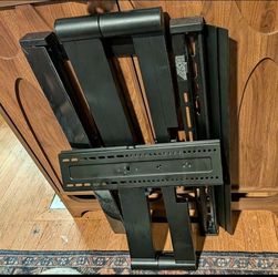 TV MOUNT BRACKET