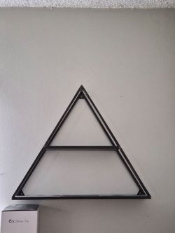 Triangle shelf