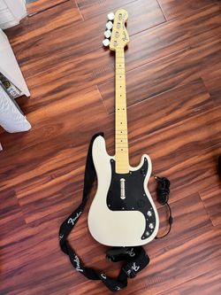 MAD CATZ Fender Precision Bass RARE Rock Band Wired Guitar Xbox 360 Controller