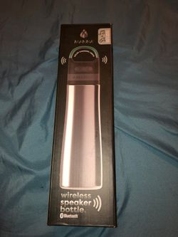 Bluetooth speaker and bottle of water keeps drinks really cold