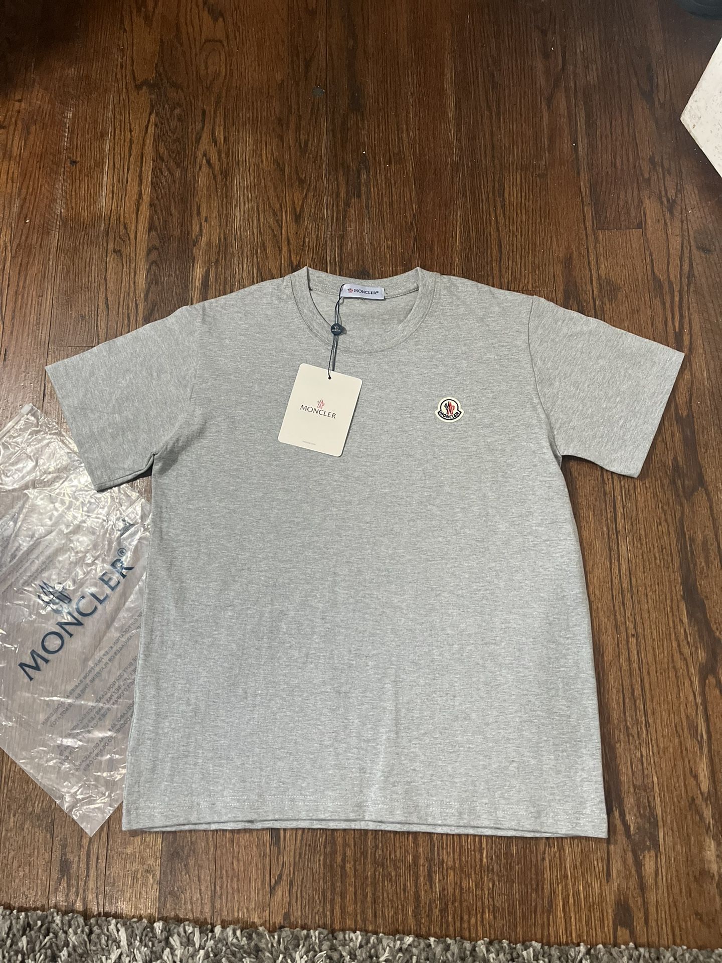 Moncler Logo Patch Tee Grey 1 of 3🔥