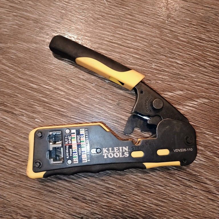 KLEIN TOOLS Ratcheting Ethernet Wire Crimper/Stripper/Cutter, for Pass-Thru (VDV226-110)(like NEW)