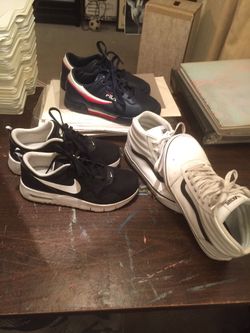 3 Shoe Lot Nike Air Max Tavas 2.5y Fila Original Fitness 2.5y Vans Sk8 Hi 3.5y