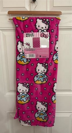 Hello Kitty Donut Blanket