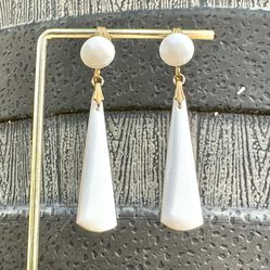 4 pair of different beautiful vintage clip on or screwback earrings