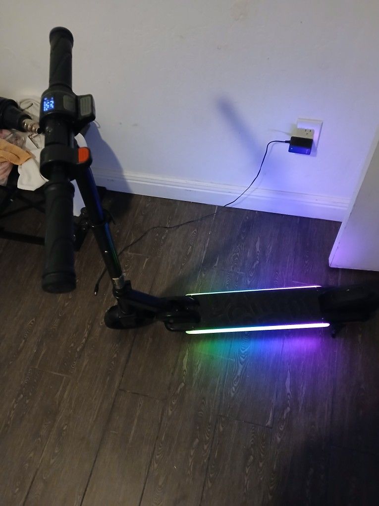 Refurbished jetson omega electric scooter